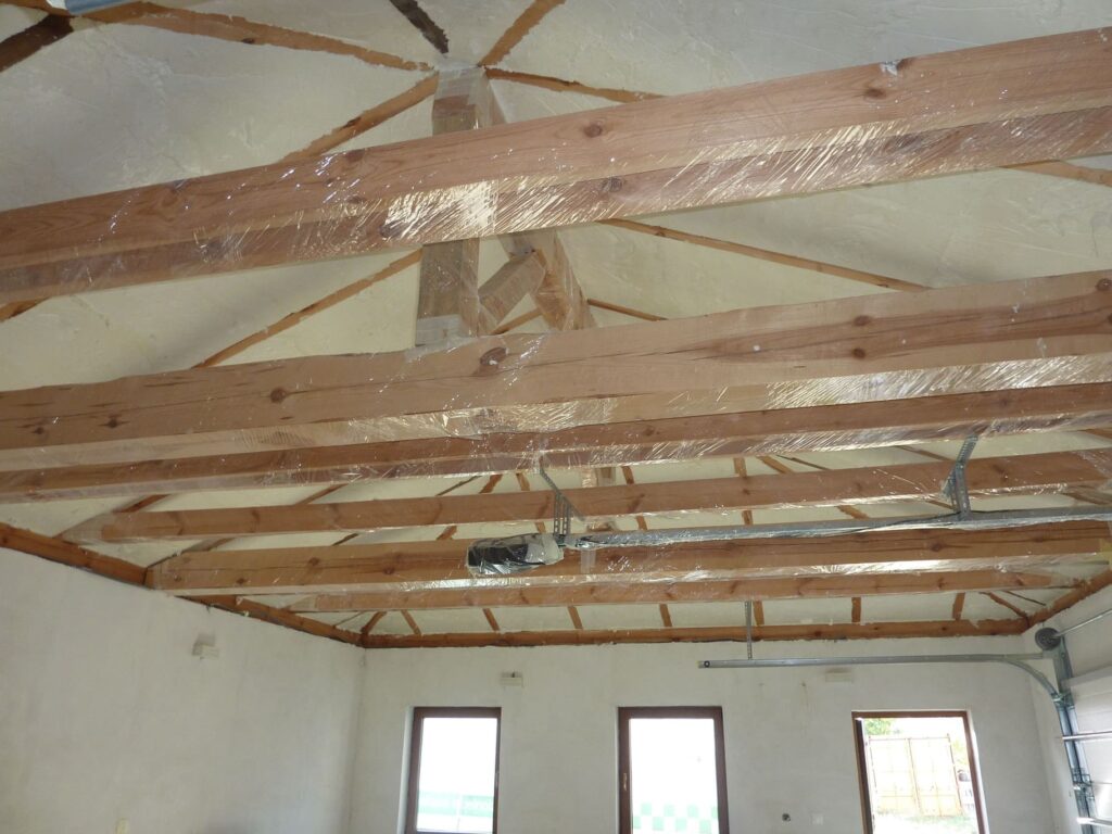 Garáž v obci Ivachnová zaizolovaná striekanou izoláciou